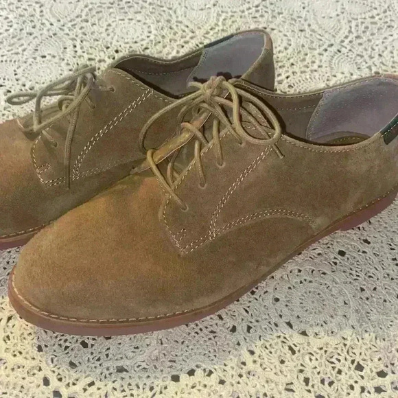 GH Bass tan suede oxfords - Picture 3 of 7